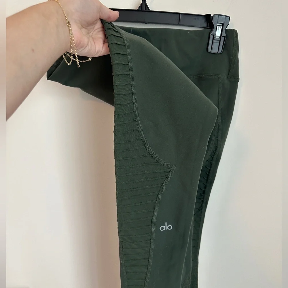 Hunter Green High Waist Alo Moto Leggings